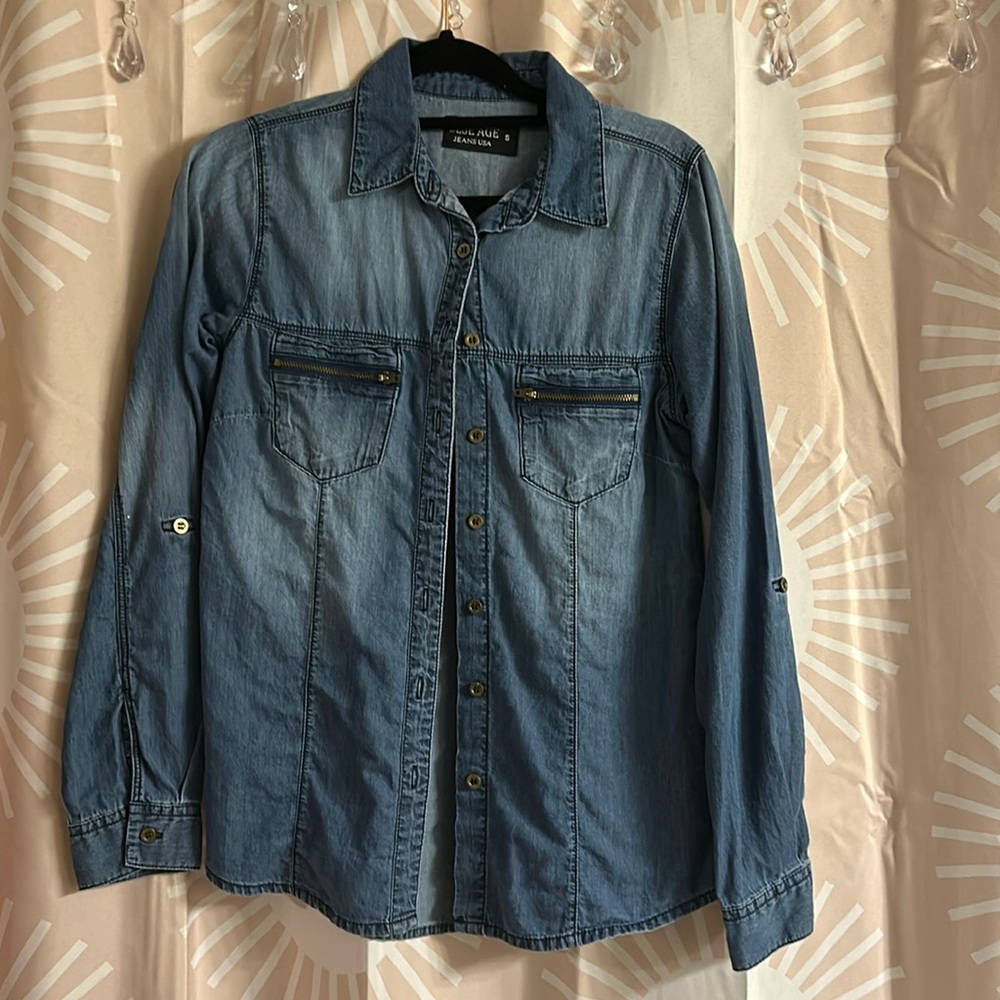 Cute denim shirt withh roll up button sleeves